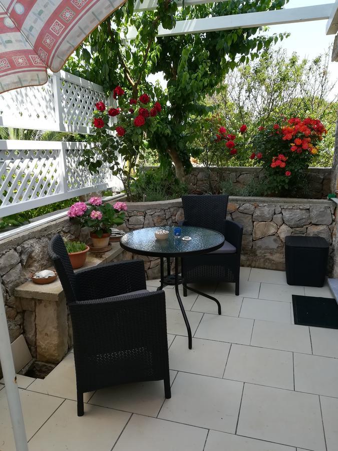 Apartment Neno - Terrace & Parking 베리로신즈 외부 사진